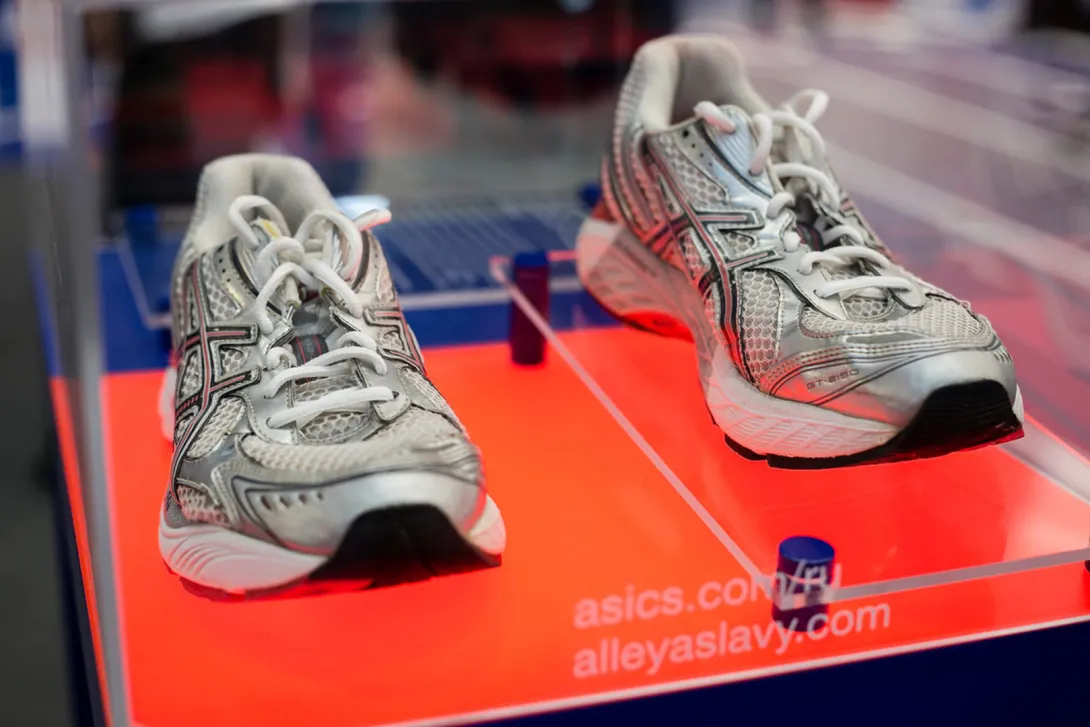 ASICS RUNNING SHOES WALK OF FAME