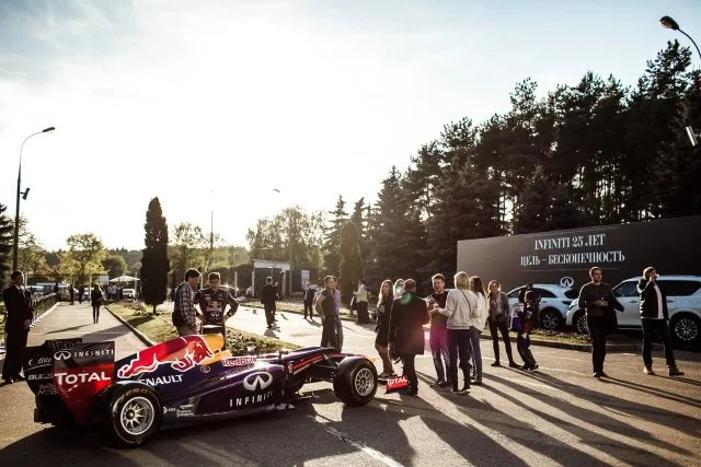 Infiniti Q50 presentation