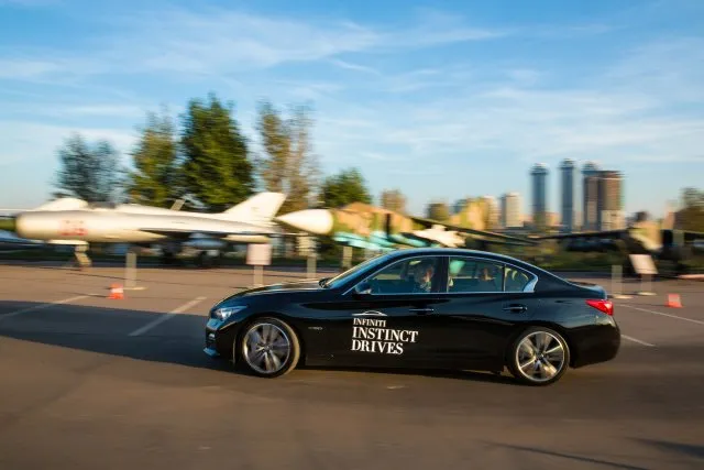Infiniti Q50 presentation