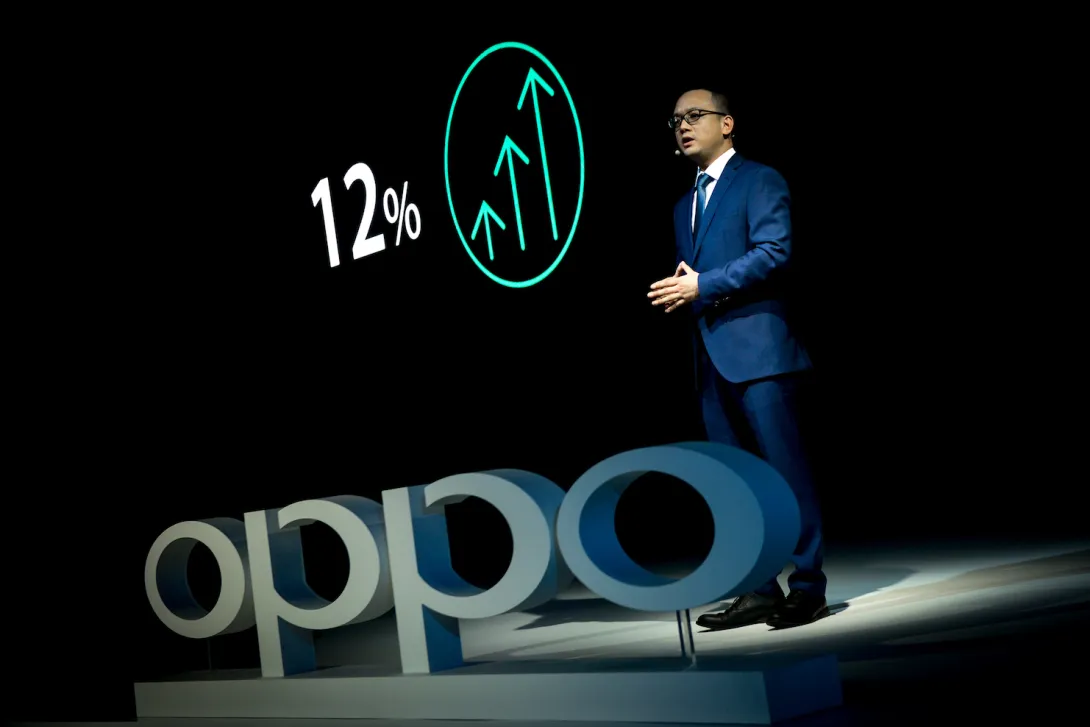 OPPO F7 Presentation of a new phone