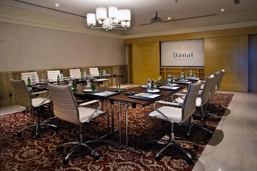 DANAT JEBEL DHANNA RESORT