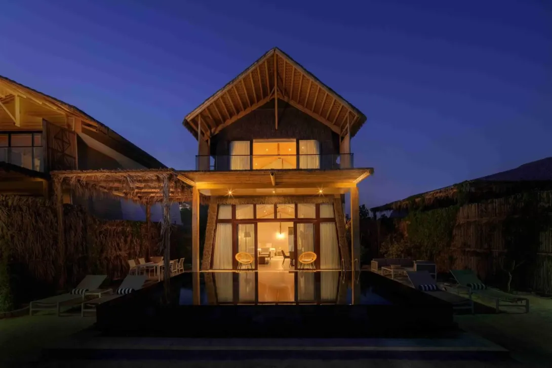 Anantara World Islands Resort