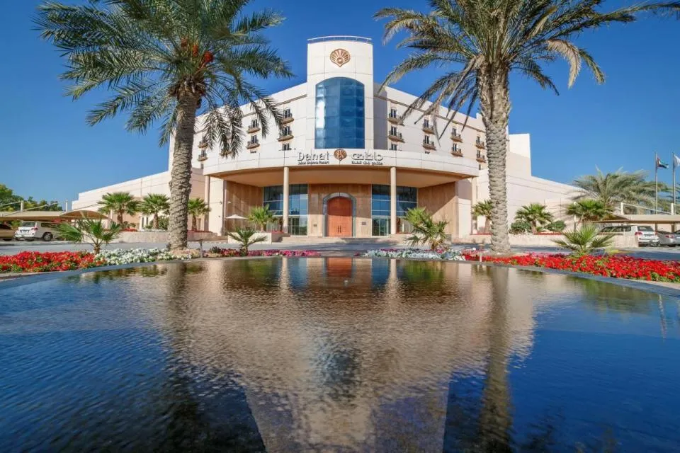 DANAT JEBEL DHANNA RESORT